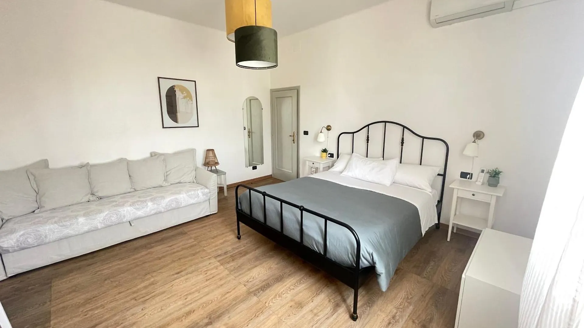 Apartment Eraora Apartrooms - Central Station Bologna